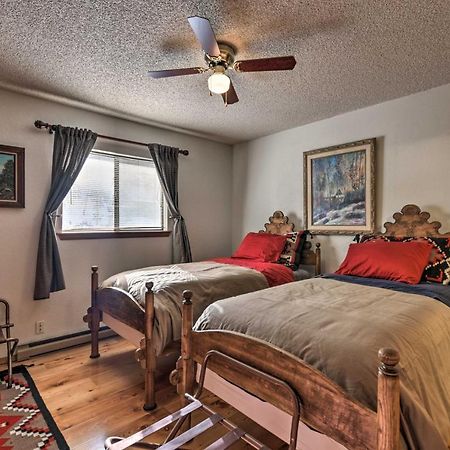 Downtown Red River Retreat With Mtn Views And Yard 外观 照片