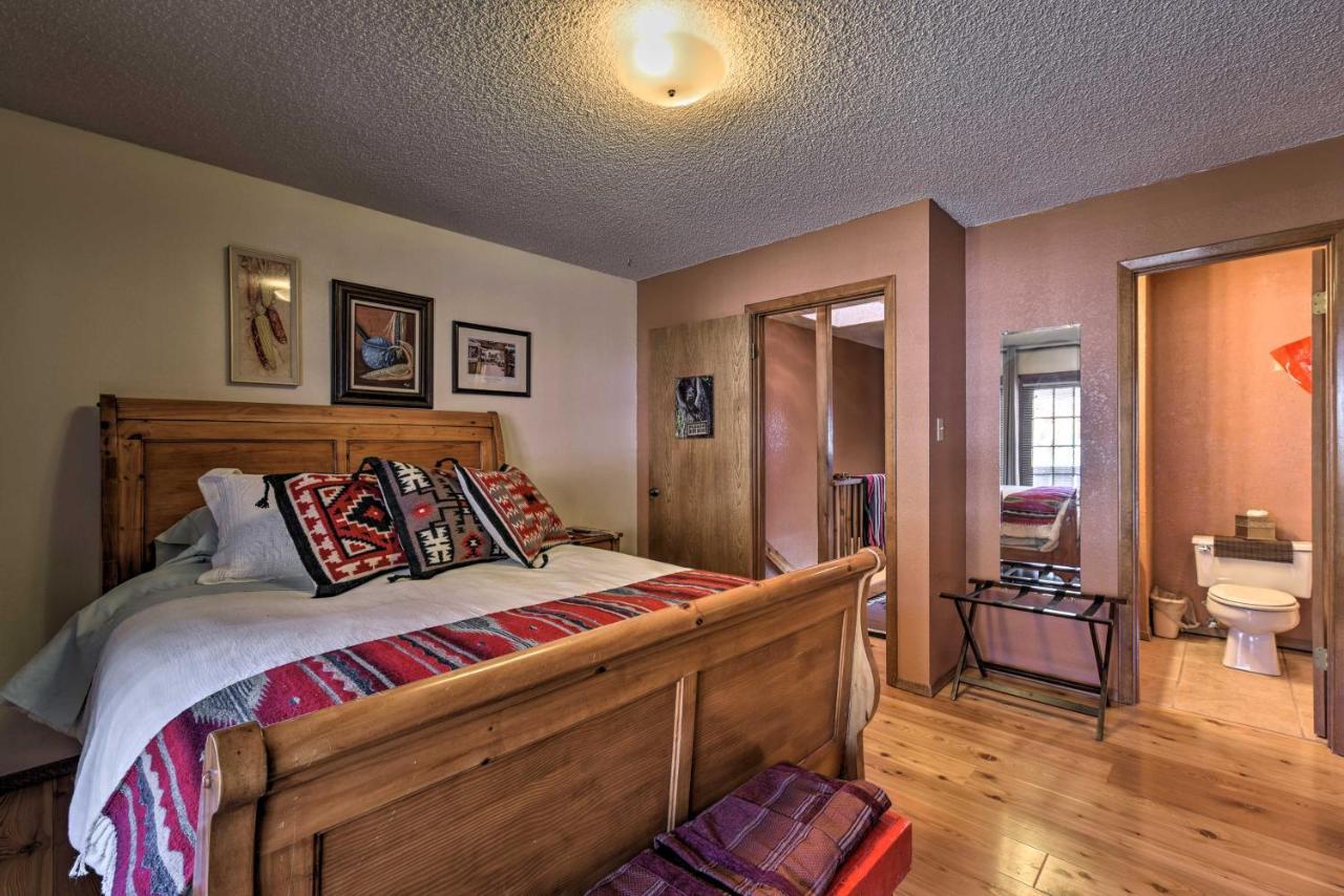 Downtown Red River Retreat With Mtn Views And Yard 外观 照片